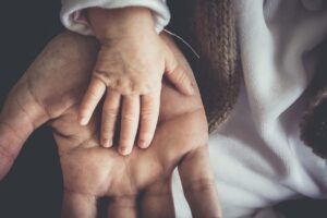 ひとり親が安心して利用できる託児サービスはどれ？